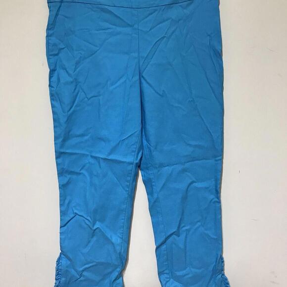 Pants - Crown & Ivy Petites women's Capris Blue Size 14p Strech